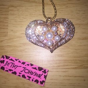 Betsey Johnson Pearl/Rhinestone heart necklace
